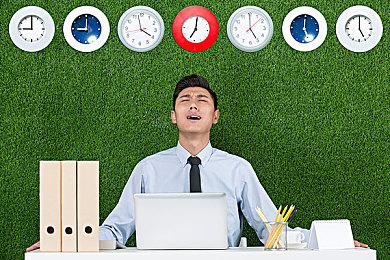 NS版《僵尸部队4:死亡战争》与队友合力把丧尸大军摧毁于手心之上！